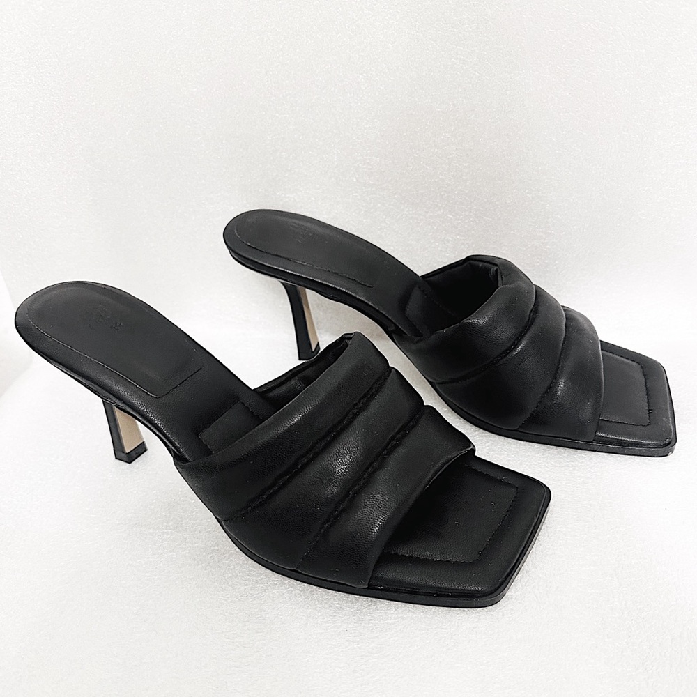 NWOT H&M padded square toe heels